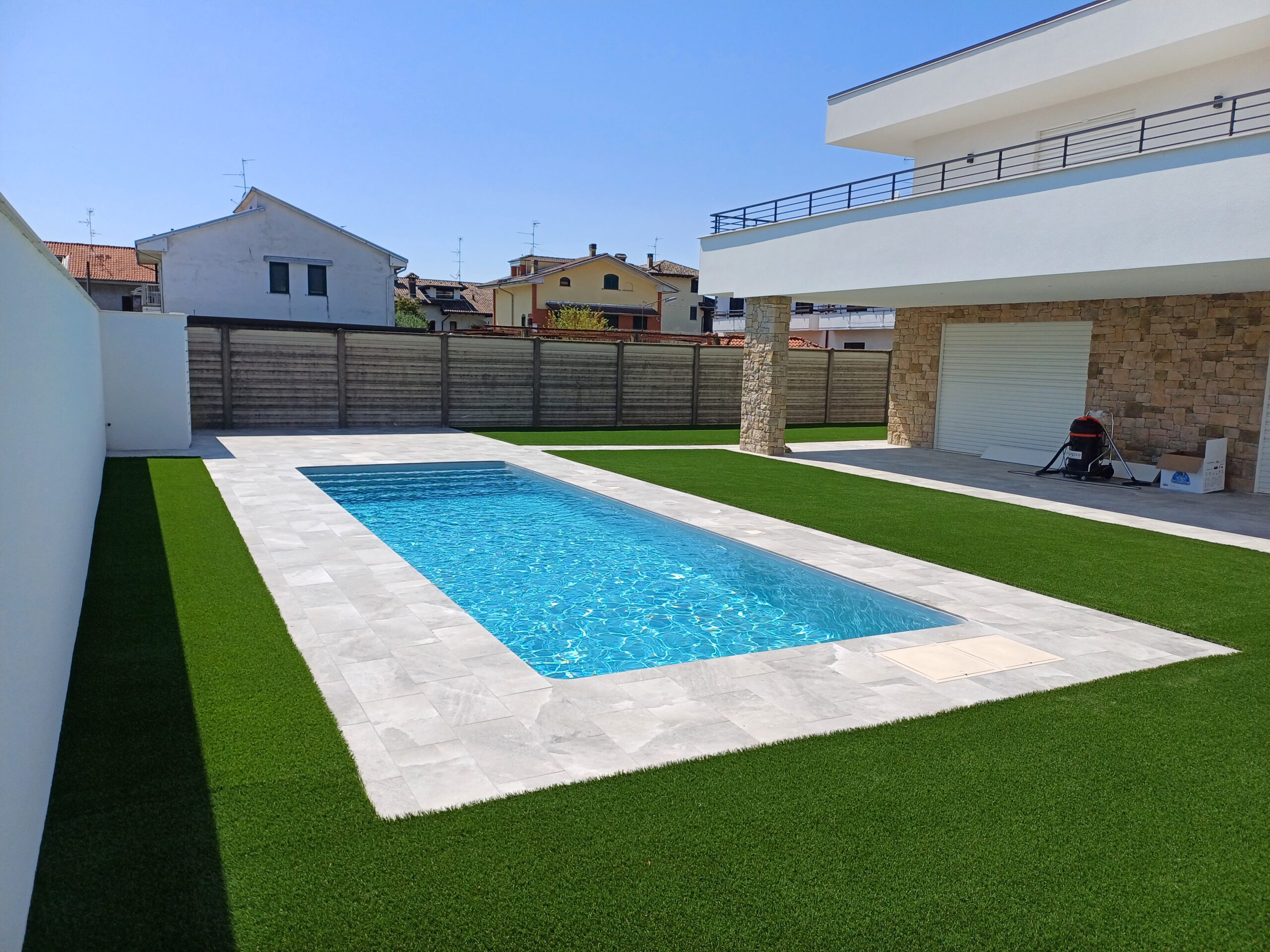 Piscina in kit Magiline da 4 x 8 mt altezza 1.5 mt con scala a angolo - immagine 11