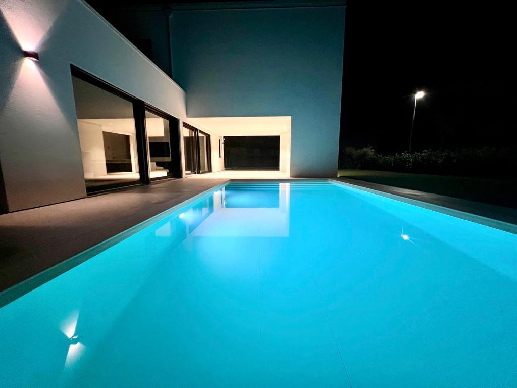 Piscina in kit Magiline da 4 x 8 mt altezza 1.5 mt con scala a angolo - immagine 41