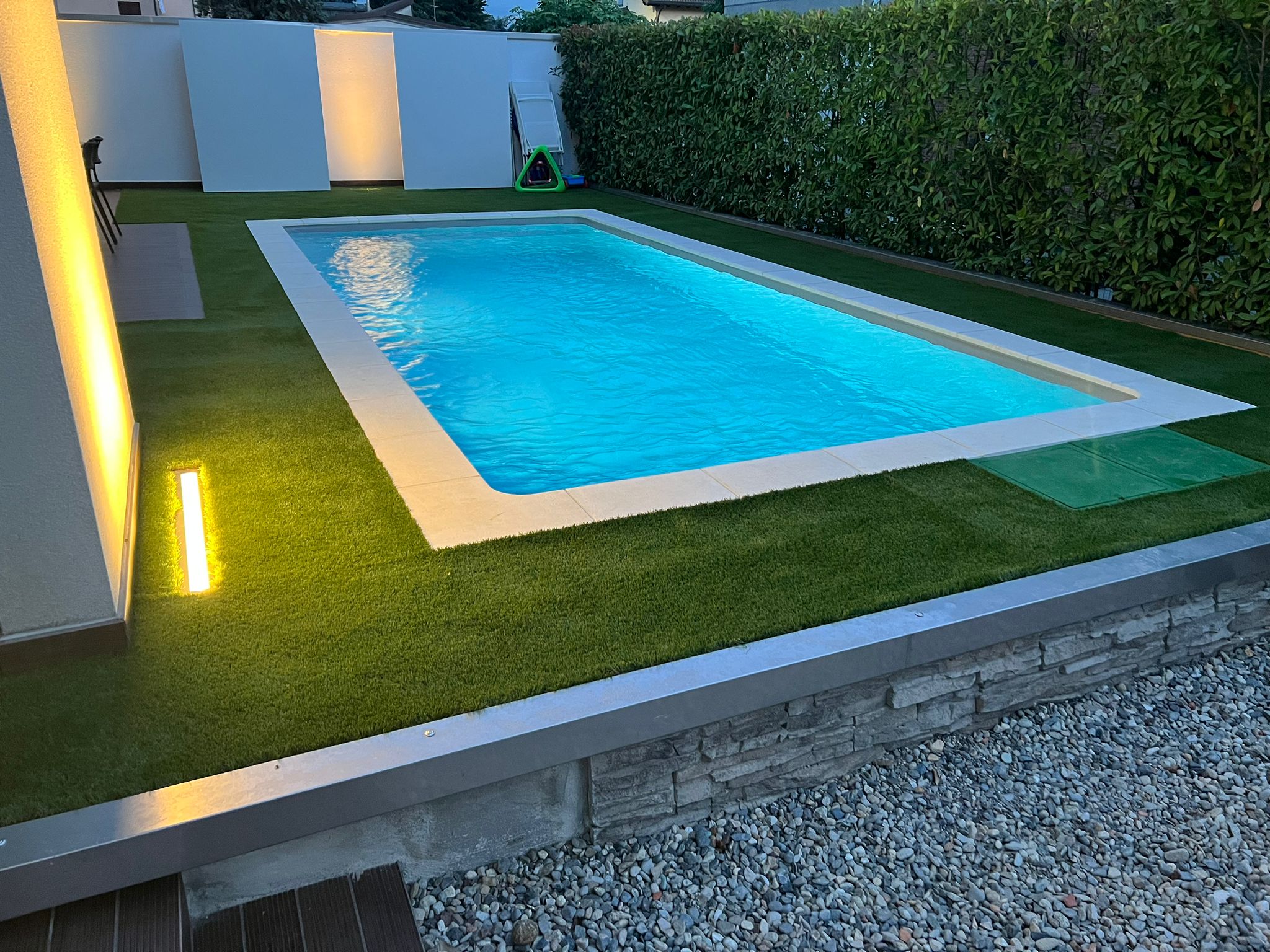 Piscina in kit Magiline da 4 x 8 mt altezza 1.5 mt con scala a angolo - immagine 38
