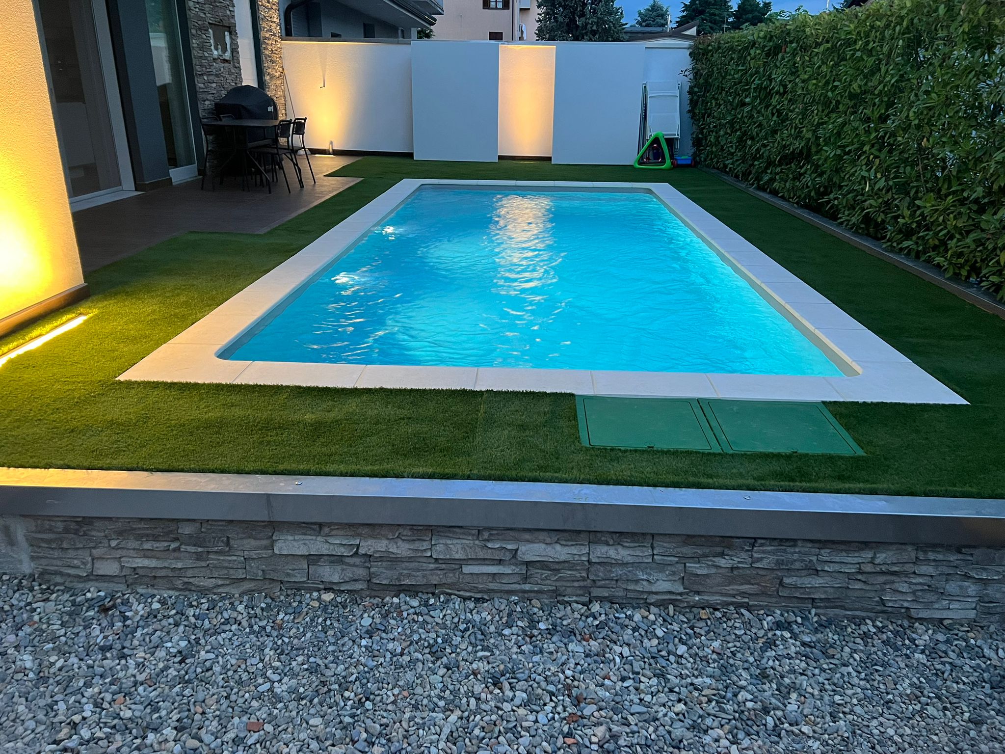 Piscina in kit Magiline da 4 x 8 mt altezza 1.5 mt con scala a angolo - immagine 36