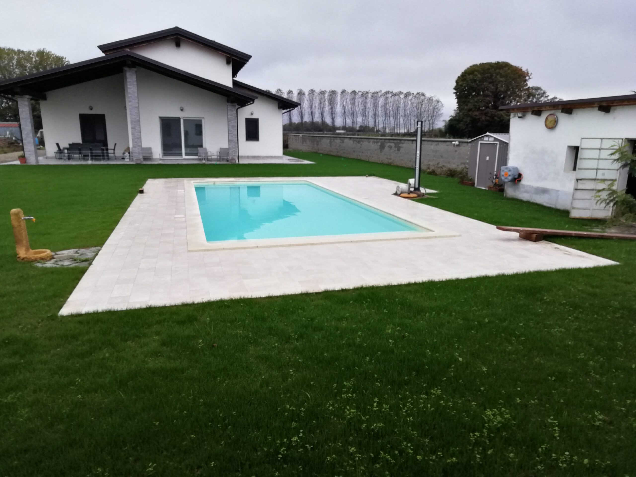 Piscina in kit Magiline da 4 x 8 mt altezza 1.5 mt con scala a angolo - immagine 34