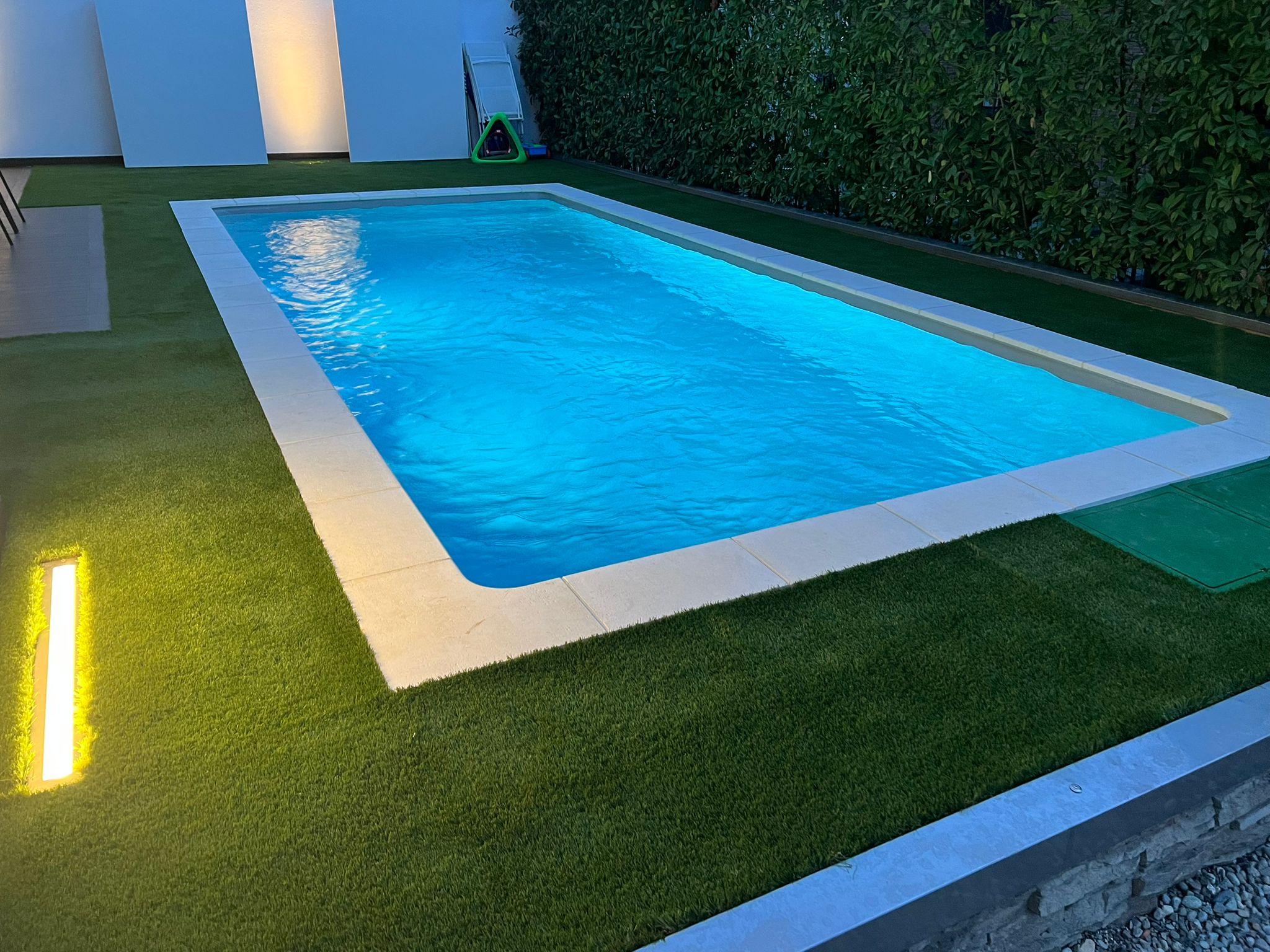Piscina BluPrestige, casseri eps + cemento, in kit fai da te 4 x 8 mt altezza 1.5 mt